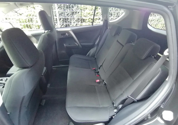Toyota RAV4 cena 61800 przebieg: 241000, rok produkcji 2014 z Brodnica małe 326
